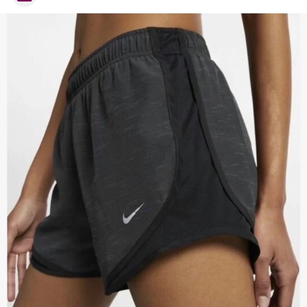 Nike Dry Tempo running shorts size small Women’s gray black polyester worn once